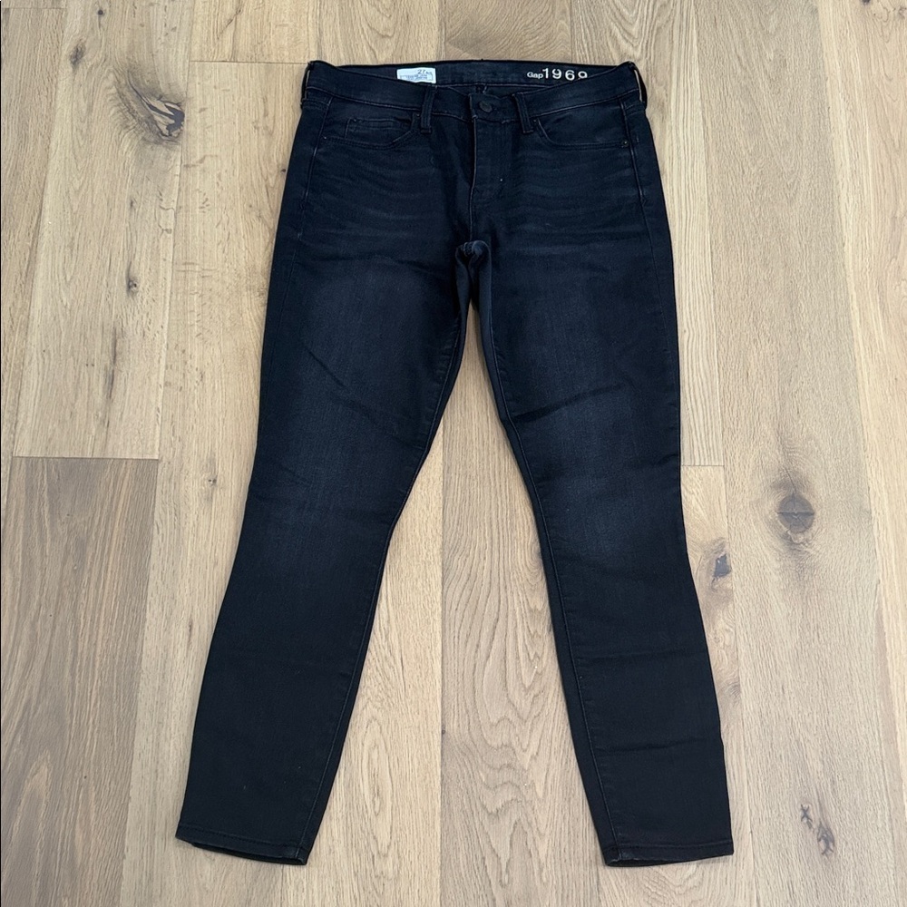 GAP Women’s Black Ankle Jeans – Size 27